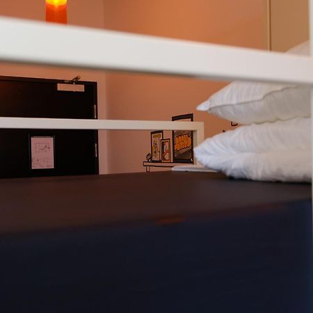 Hostel & Bar De Basis Zwolle  Ngoại thất bức ảnh