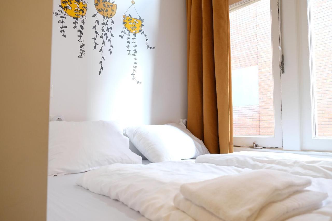 Hostel & Bar De Basis Zwolle  Ngoại thất bức ảnh