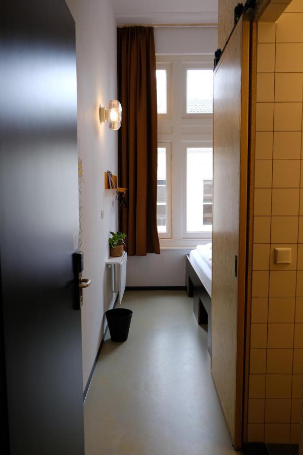 Hostel & Bar De Basis Zwolle  Ngoại thất bức ảnh