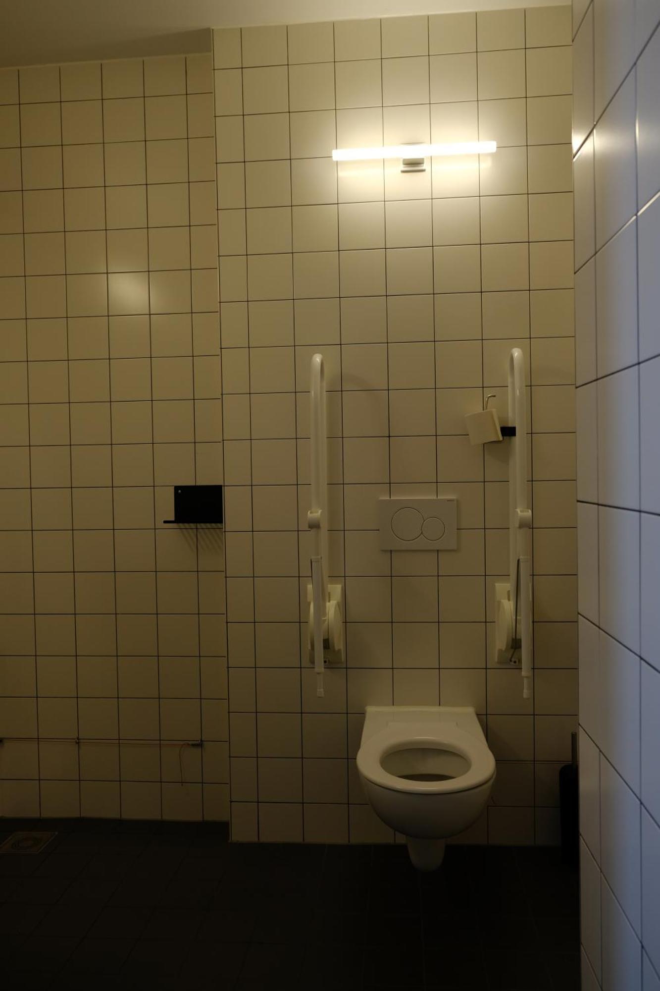 Hostel & Bar De Basis Zwolle  Ngoại thất bức ảnh